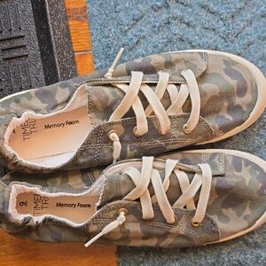 Time & True Camo Sneakers  Size 9, Memory Foam
